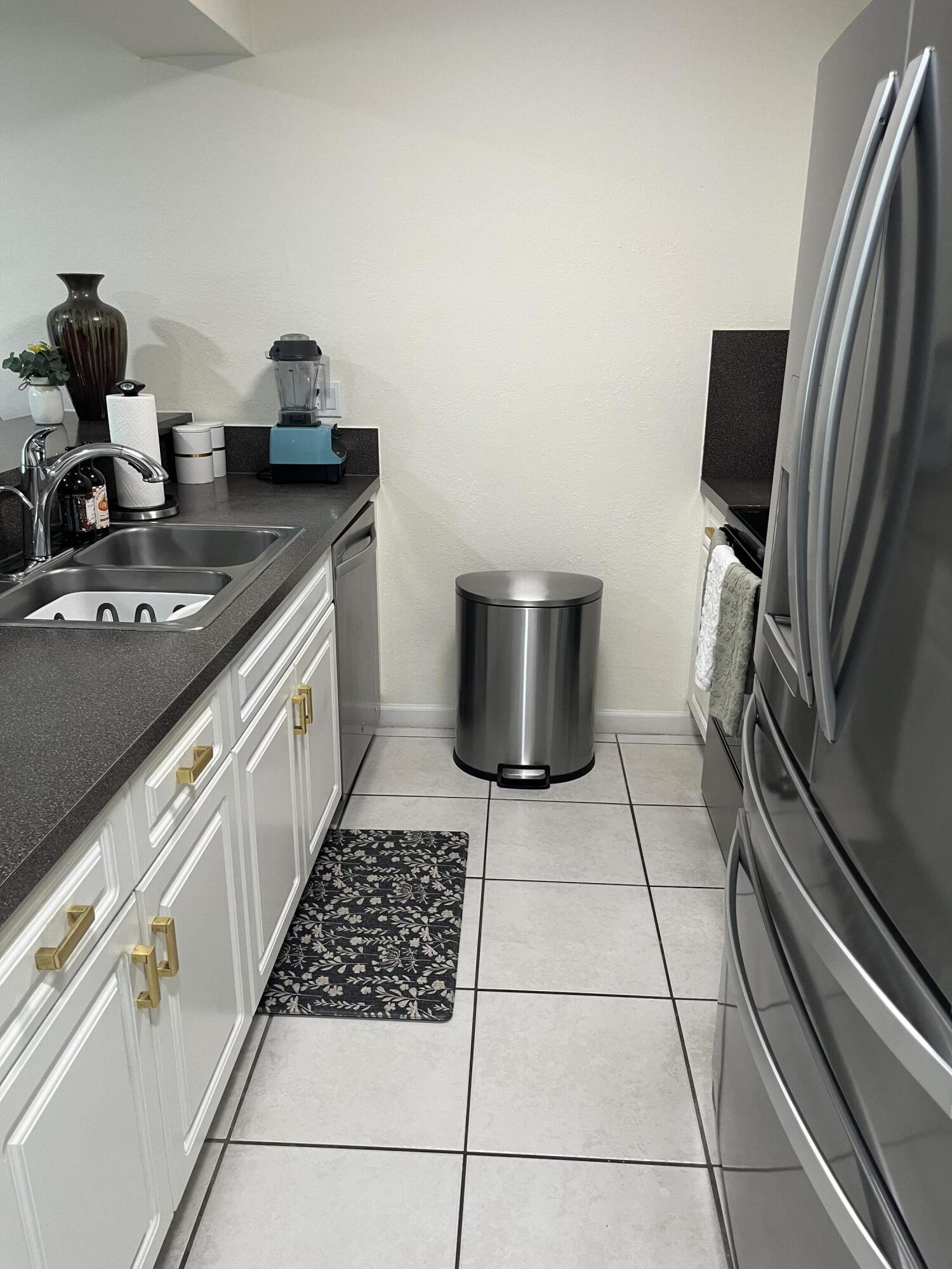 KNOLLWOOD CLUB CONDO - Residential Lease