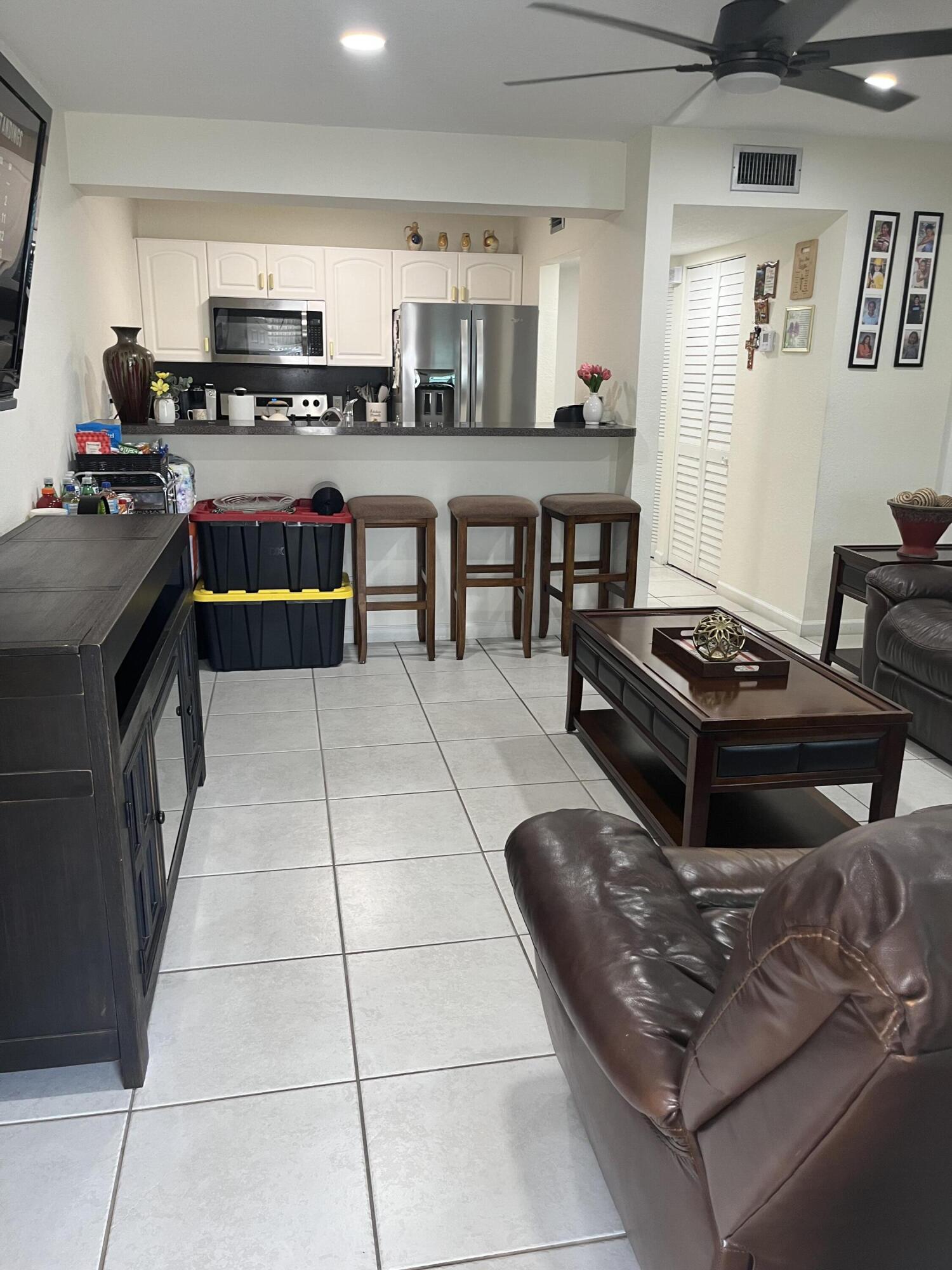 KNOLLWOOD CLUB CONDO - Residential Lease