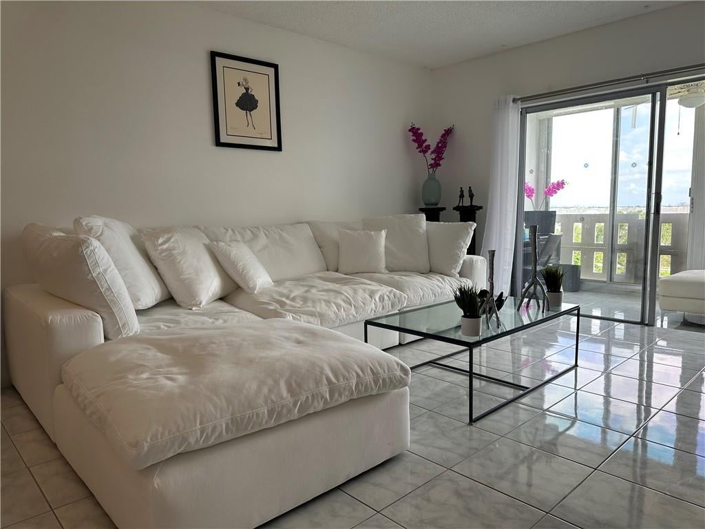 Photo of 4330 Hillcrest Dr #705, Hollywood, FL 33021 (MLS # F10388592)