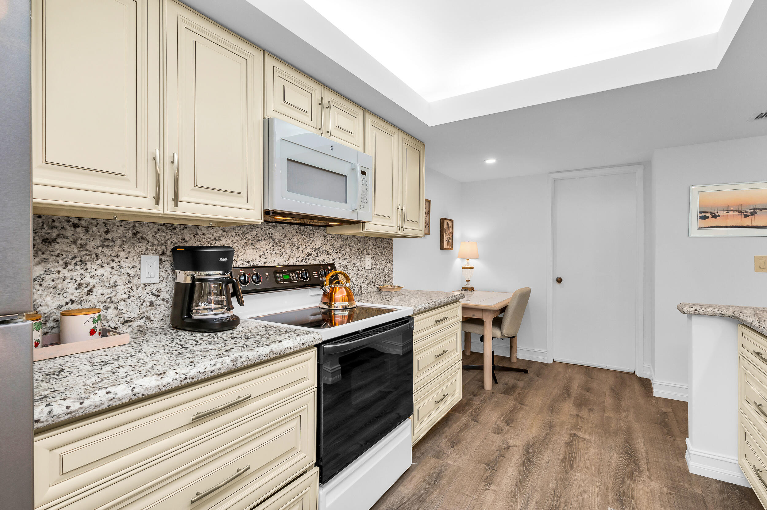 LAVERS DELRAY RACQUET CLUB CONDO - Residential Lease