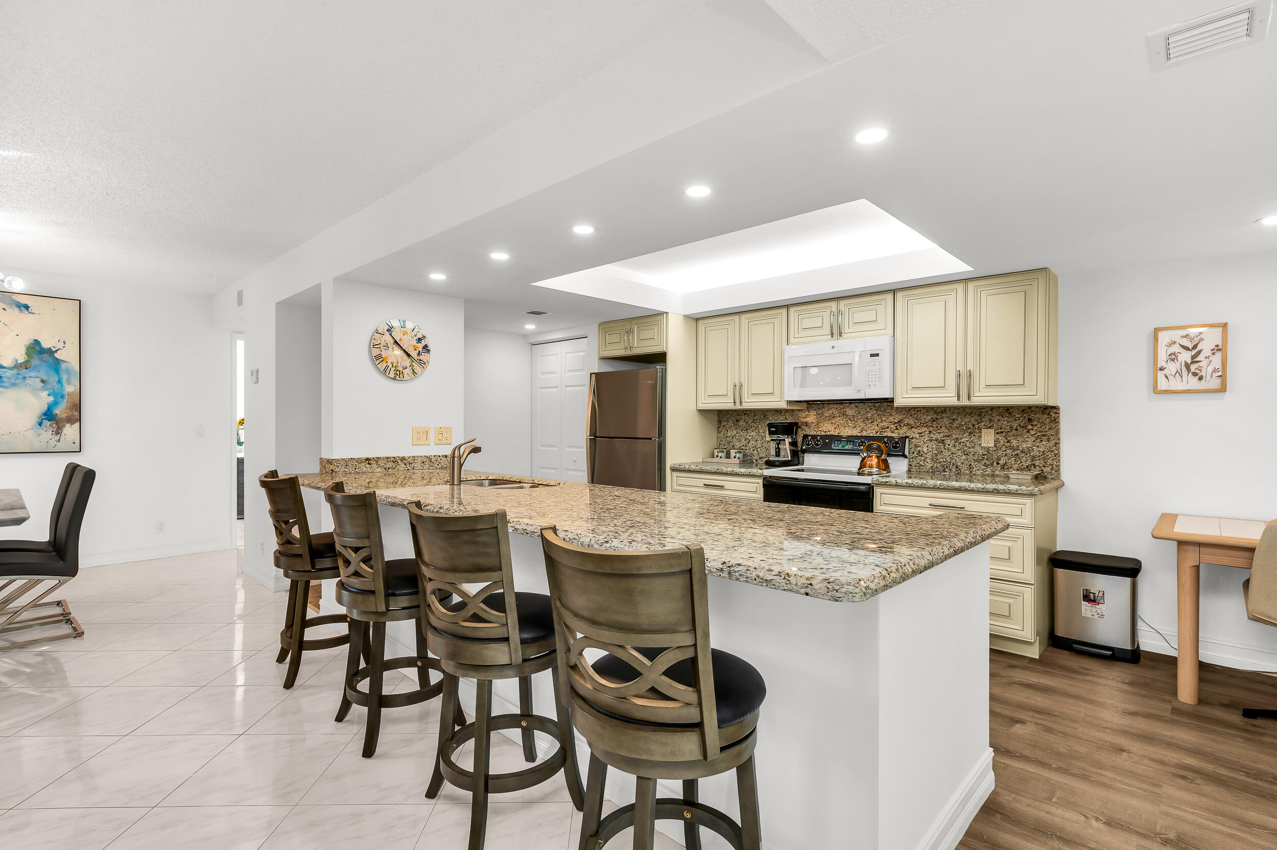 LAVERS DELRAY RACQUET CLUB CONDO - Residential Lease