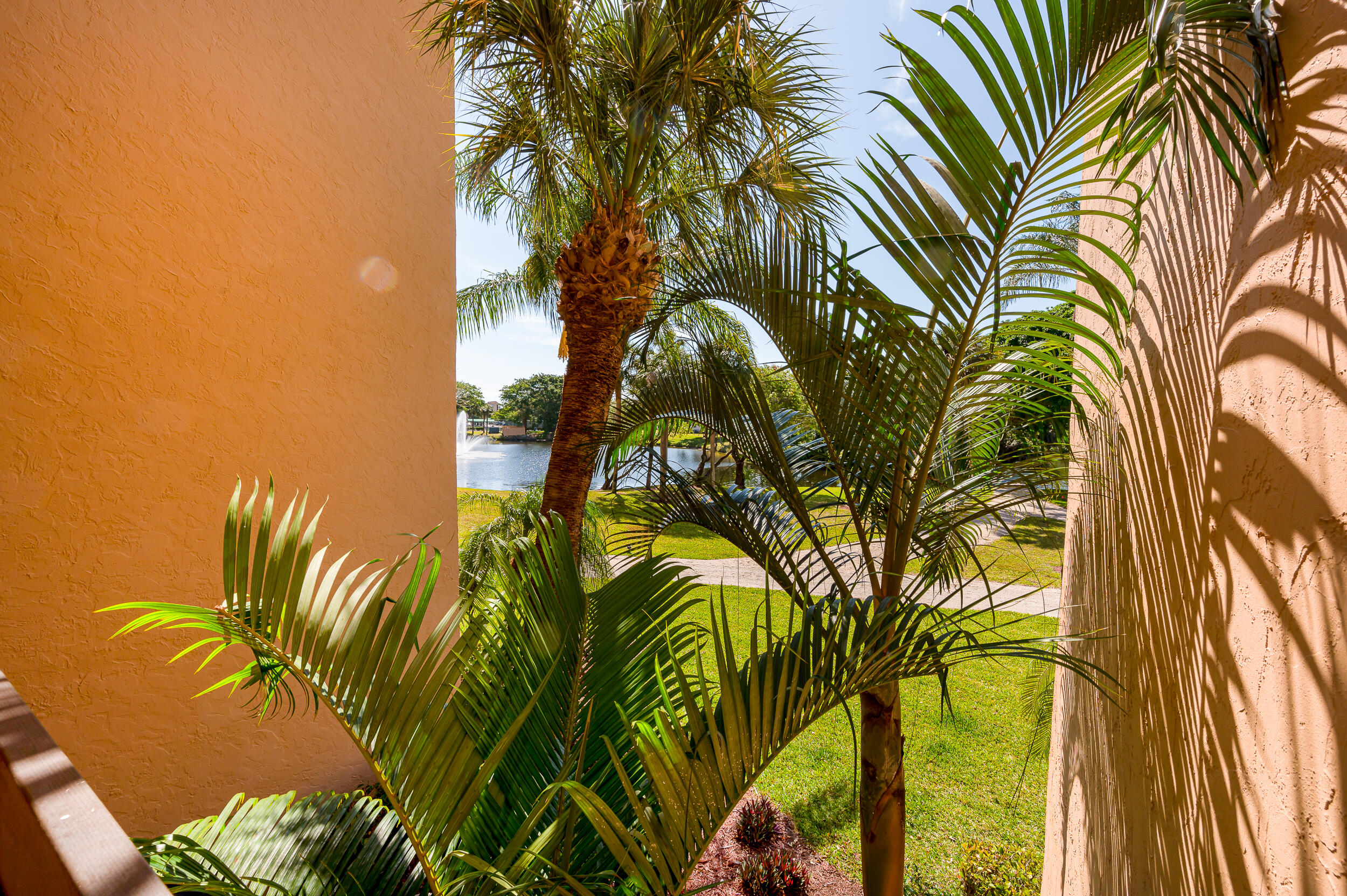 LAVERS DELRAY RACQUET CLUB CONDO - Residential Lease