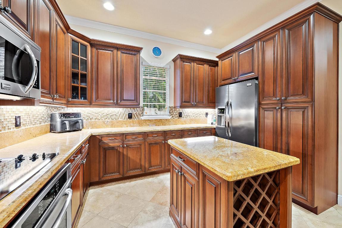 ROYAL POINCIANA - Residential