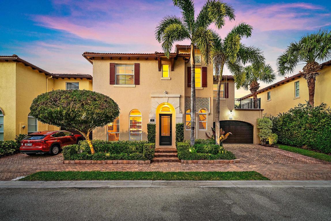 ROYAL POINCIANA - Residential