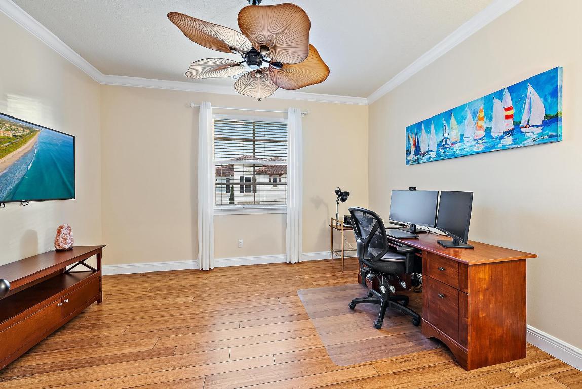 ROYAL POINCIANA - Residential