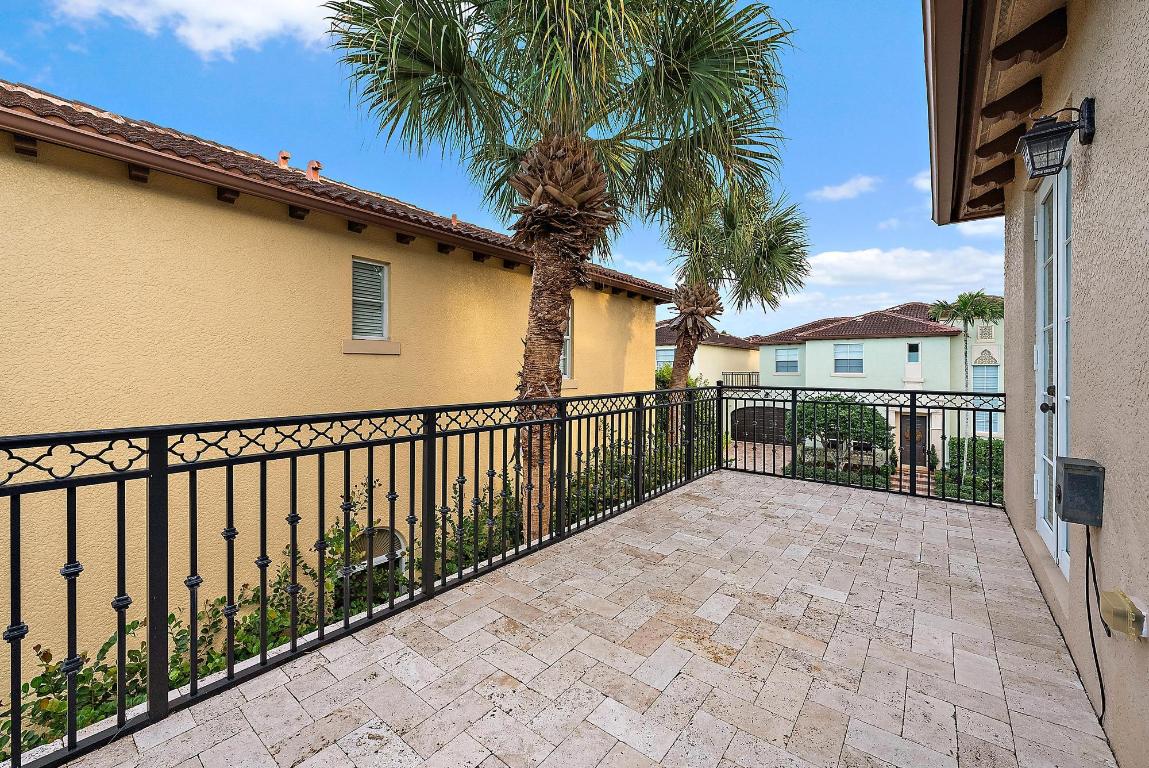 ROYAL POINCIANA - Residential