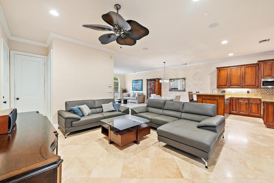 ROYAL POINCIANA - Residential