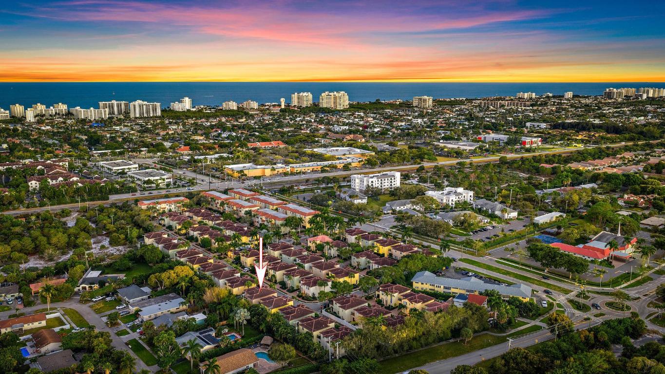 ROYAL POINCIANA - Residential