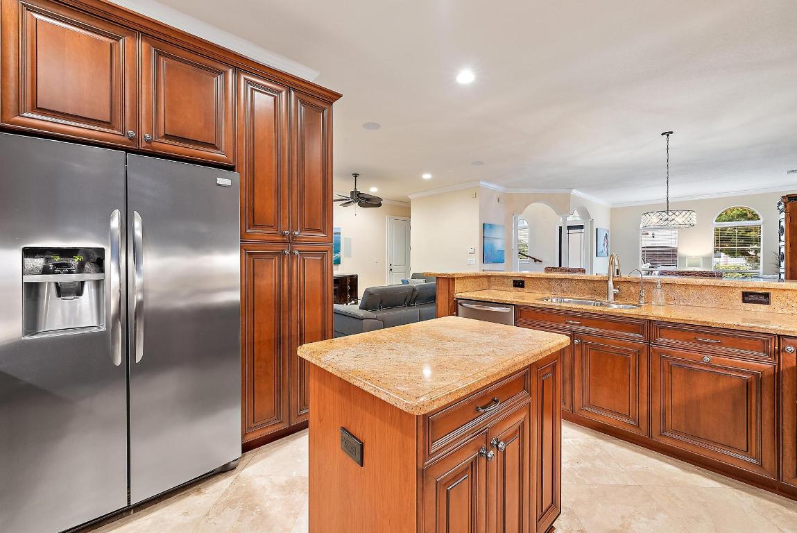 ROYAL POINCIANA - Residential