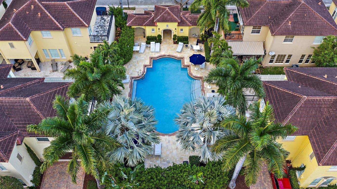 ROYAL POINCIANA - Residential