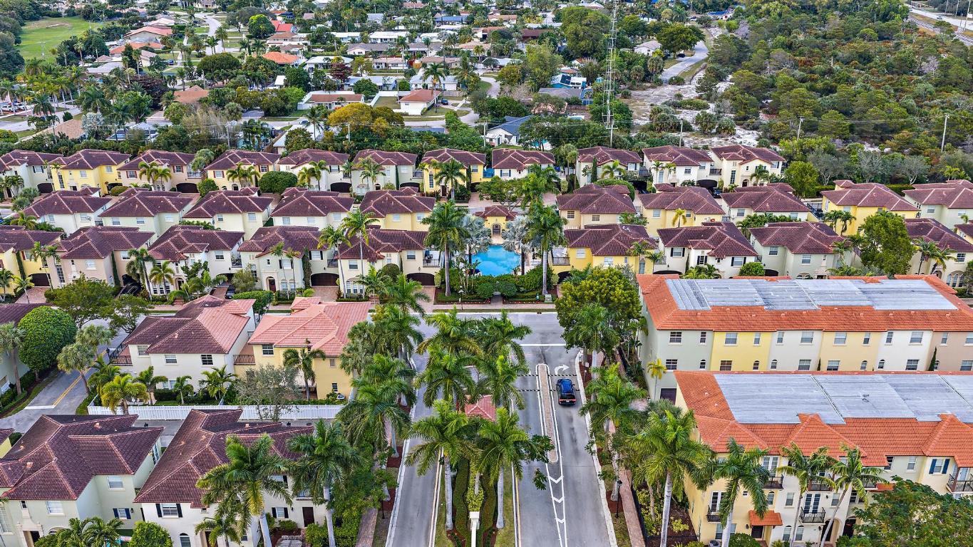 ROYAL POINCIANA - Residential