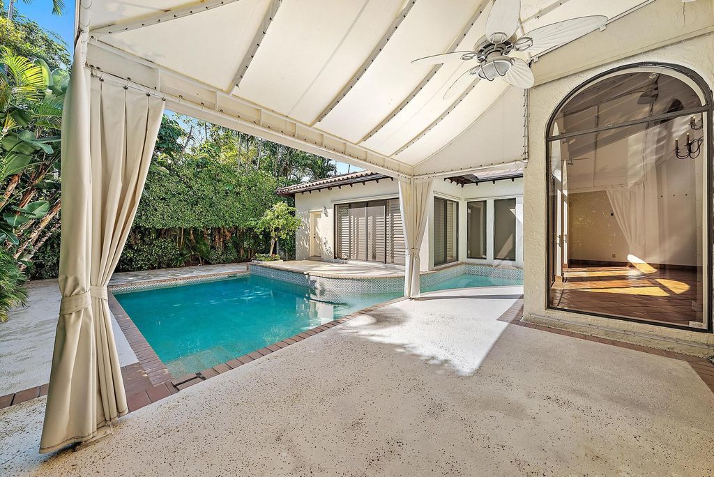 Photo of 260 Everglade Avenue, Palm Beach, FL 33480 (MLS # R11133154)