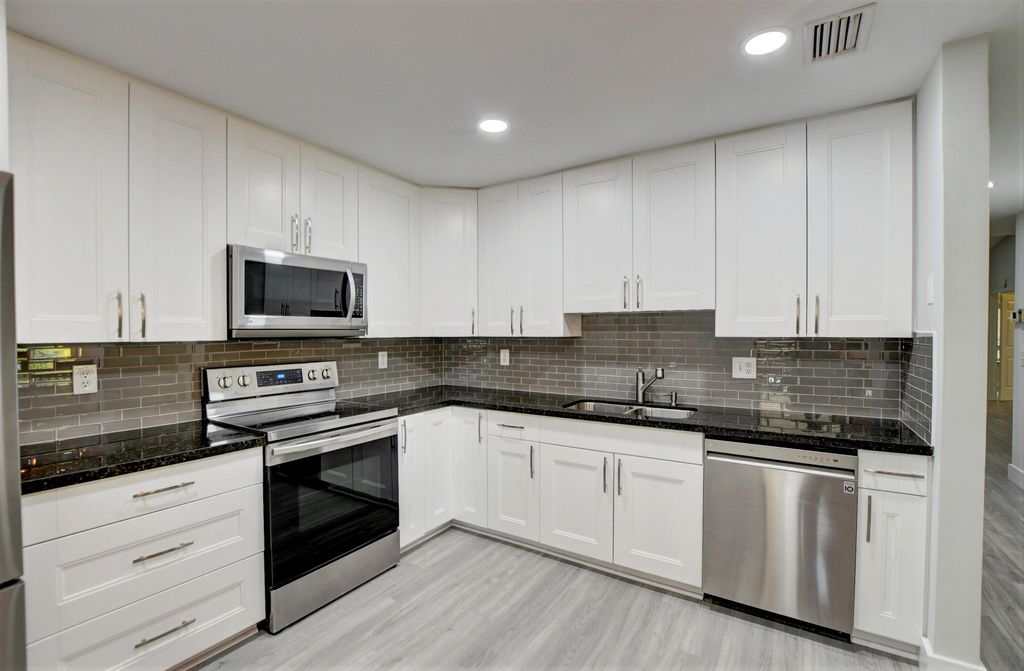 Photo of 9268 Sable Ridge Circle #D, Boca Raton, FL 33428 (MLS # R11164454)