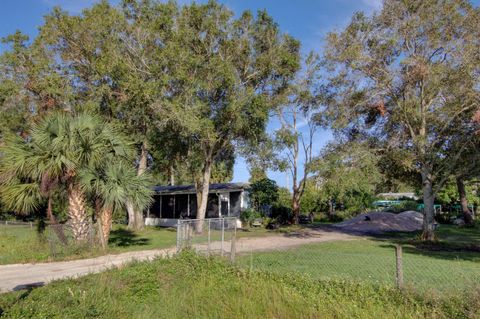 A home in Okeechobee