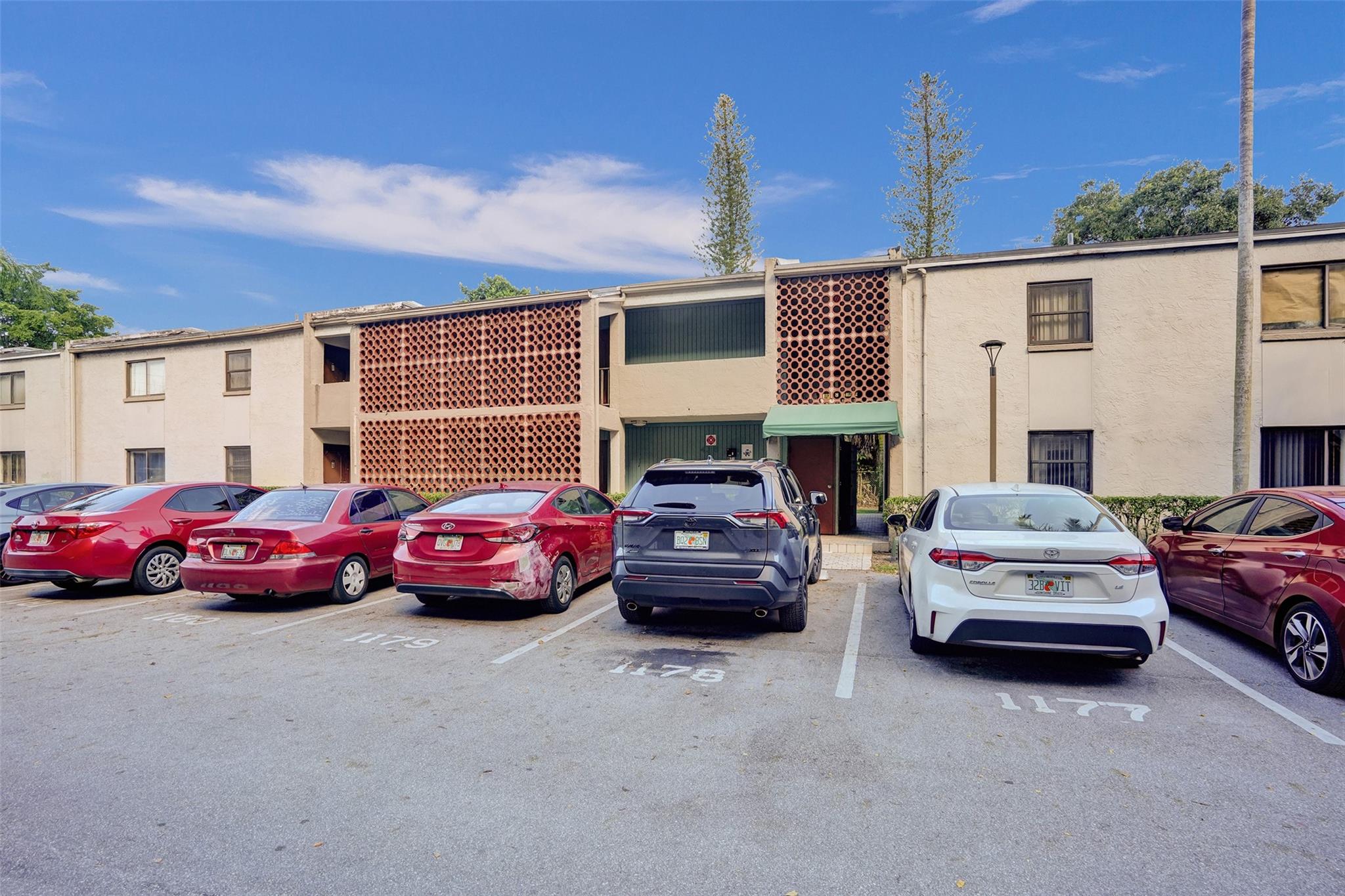 Inverrary Gardens Condo I - Residential Lease