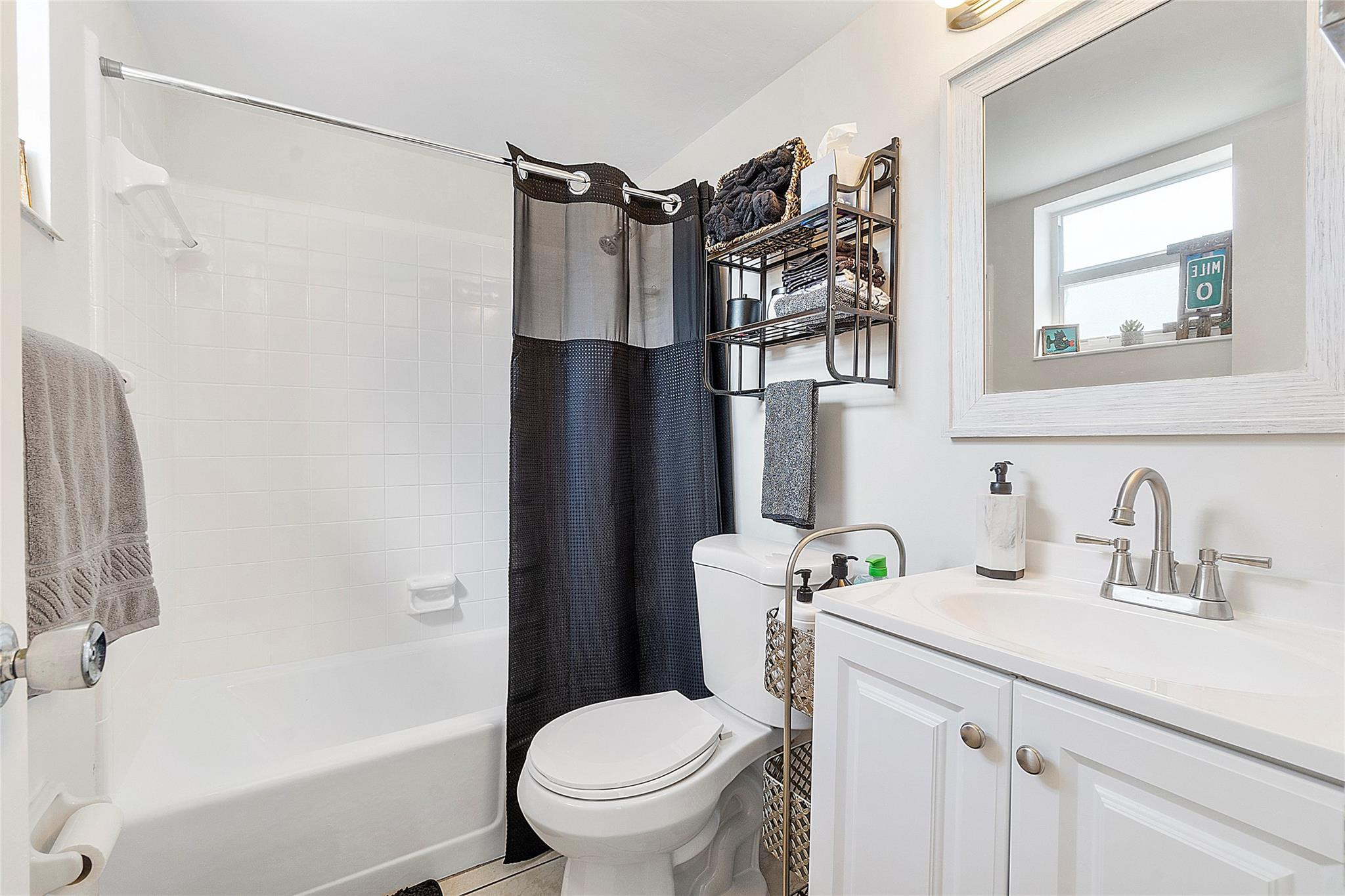 Mid Mari Condo - Residential Lease