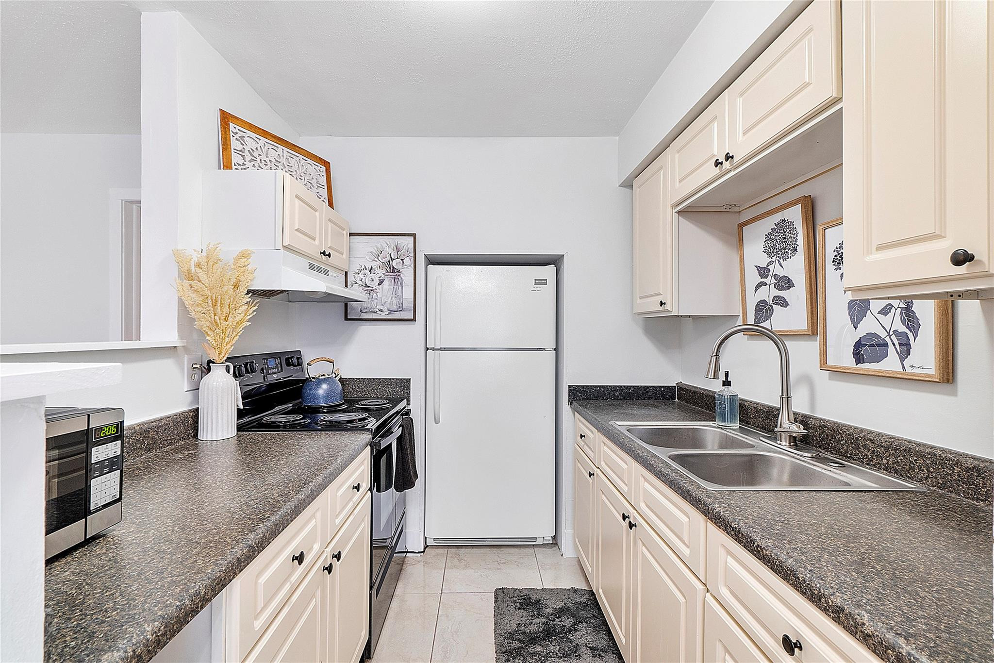 Mid Mari Condo - Residential Lease