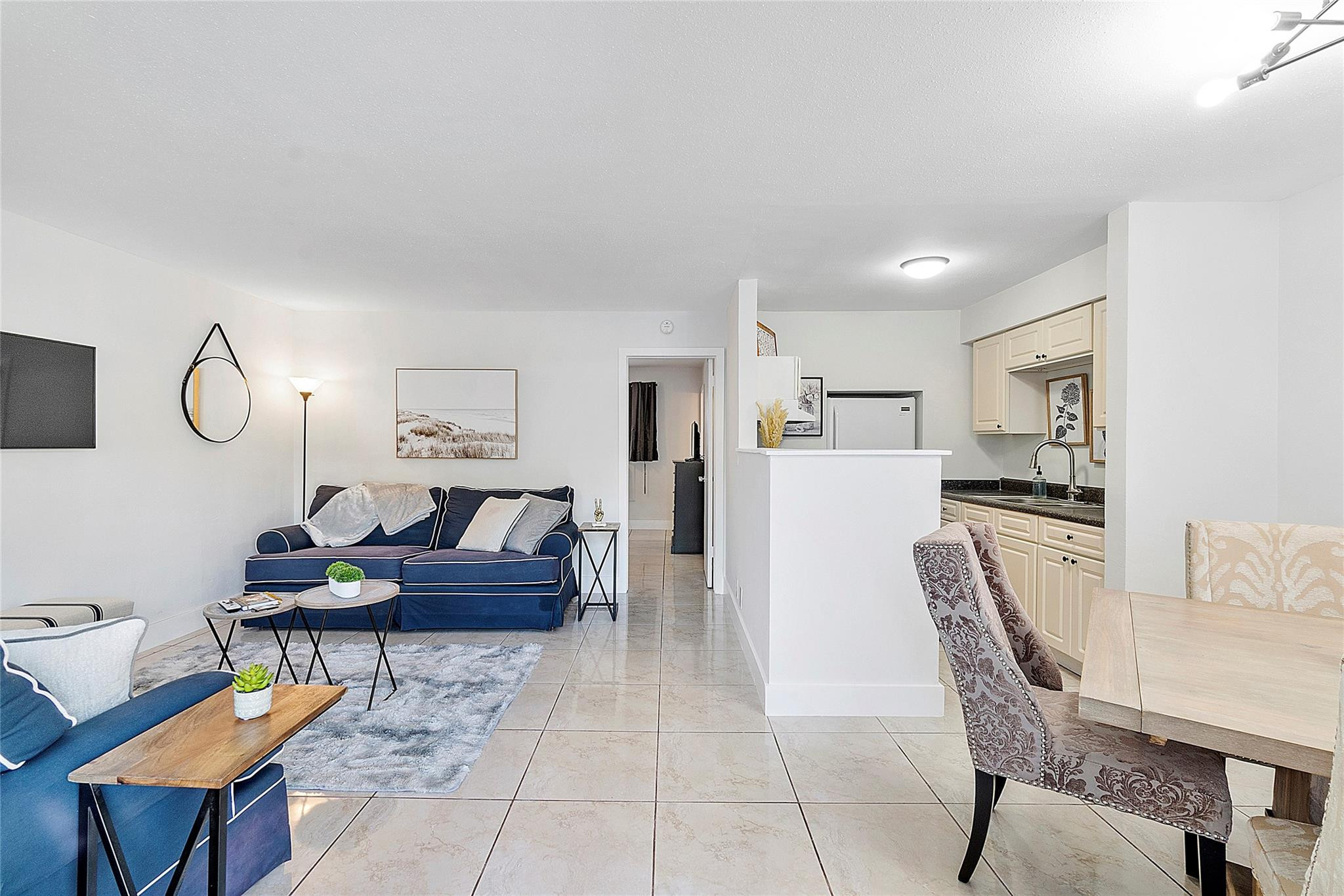 Mid Mari Condo - Residential Lease