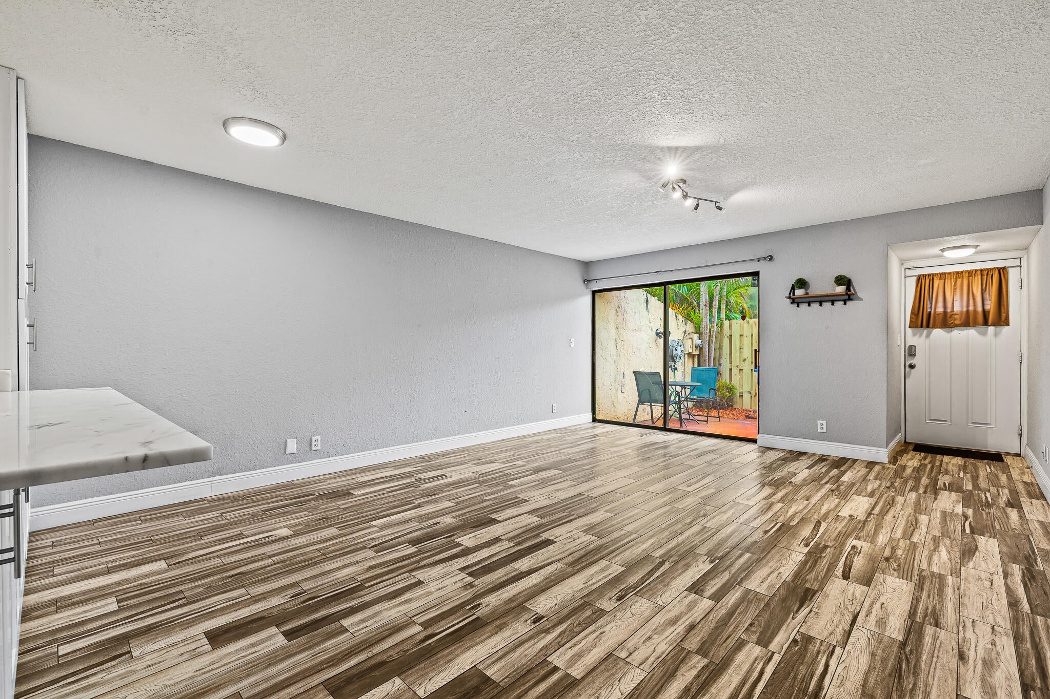 7739 Balboa Street 7739