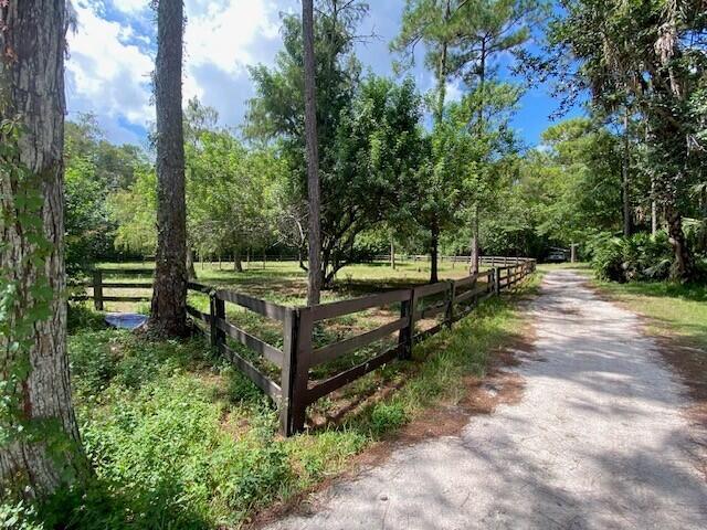 LOXAHATCHEE GROVES - Residential Lease