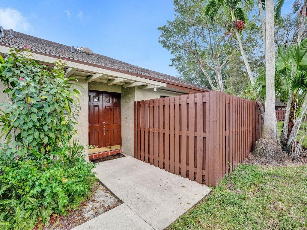 Photo of 11438 Orange Blossom Lane #11-E, Boca Raton, FL 33428 (MLS # F10412957)