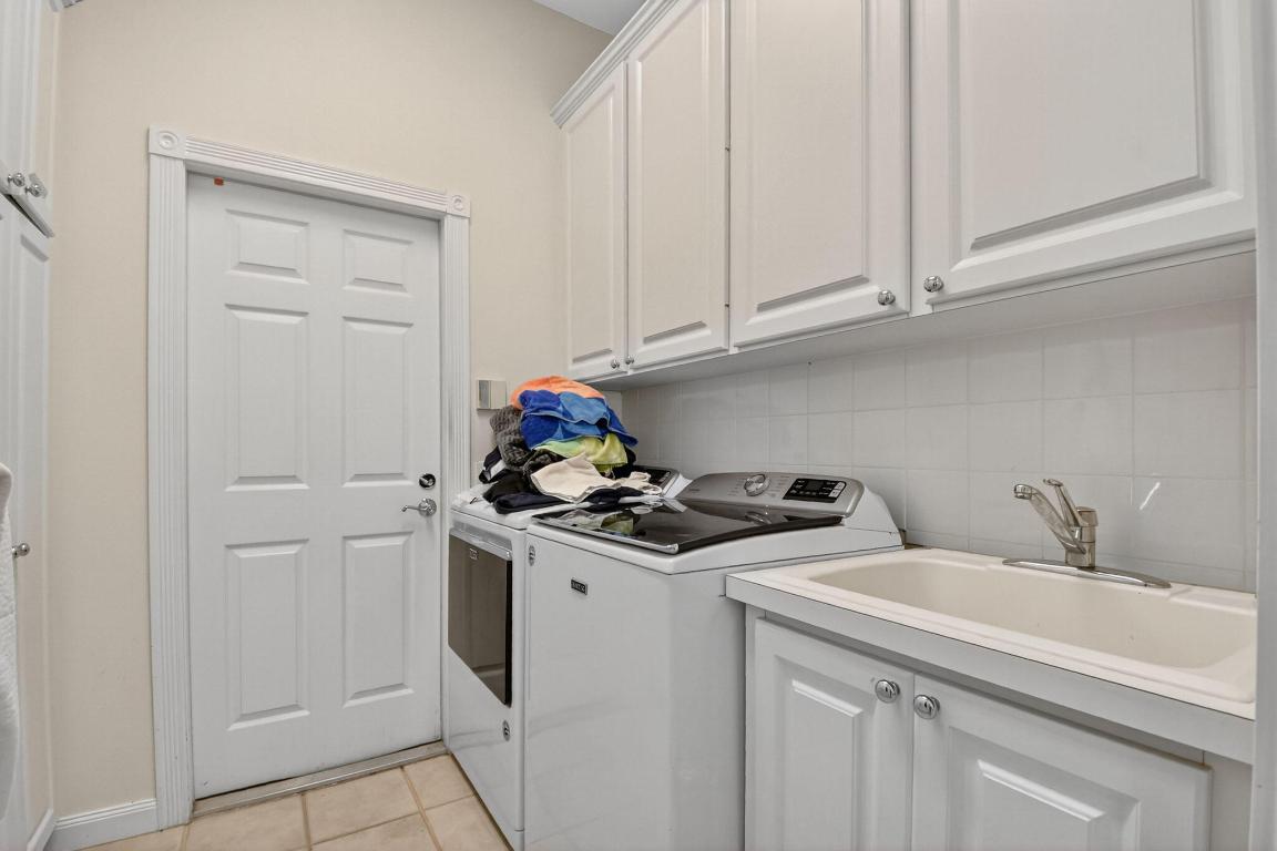 RIVERWALK A1 - Residential