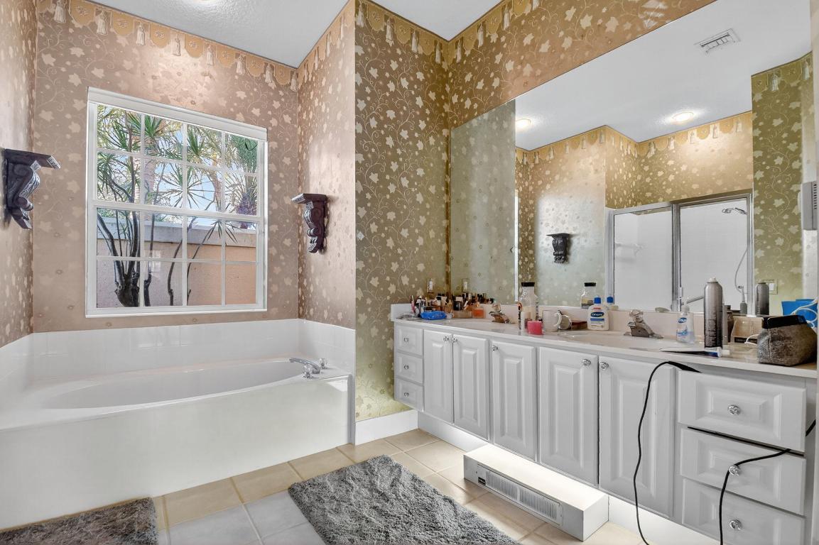 RIVERWALK A1 - Residential