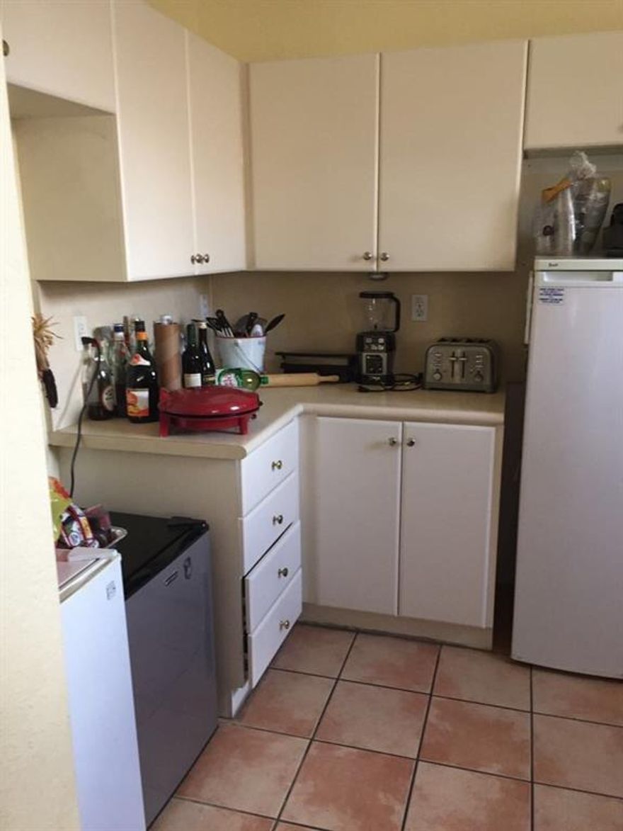 BEAUTIFUL SINGLE FAMILY HOME IN THE HEART OF MIAMI GARDENS. WALKING DISTANCE TO PUBLIC SCHOOL. SAFTEY ZONE AND LOVELY COMMUNITY.