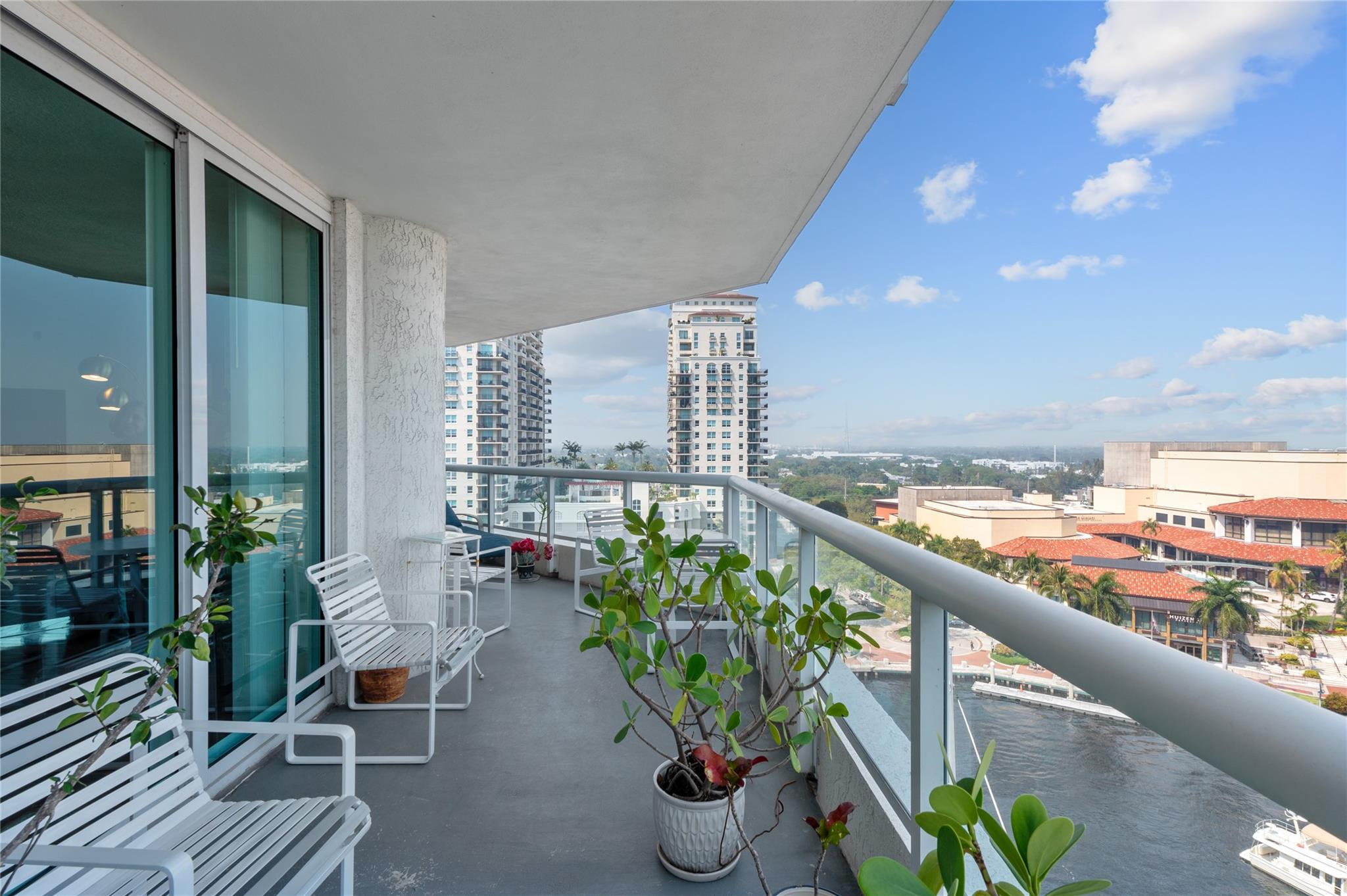 401 SW 4th Ave 1208