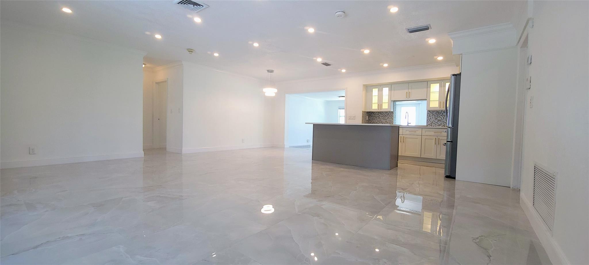 Deerfield Beach, Florida 33441, United States, 3 Bedrooms Bedrooms, ,4 BathroomsBathrooms,Residential,Active,209834