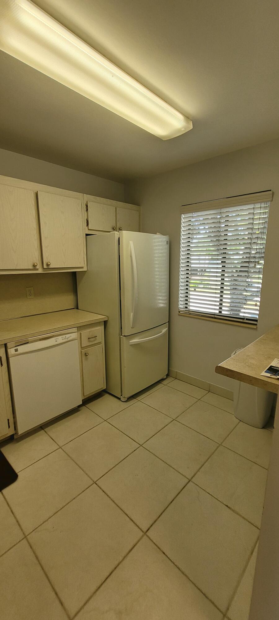 FOUNTAINS OF PALM BEACH CONDO 4 - Residential