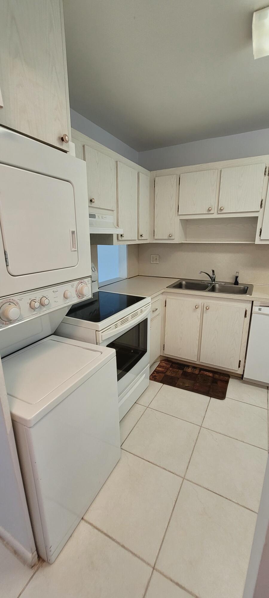 FOUNTAINS OF PALM BEACH CONDO 4 - Residential