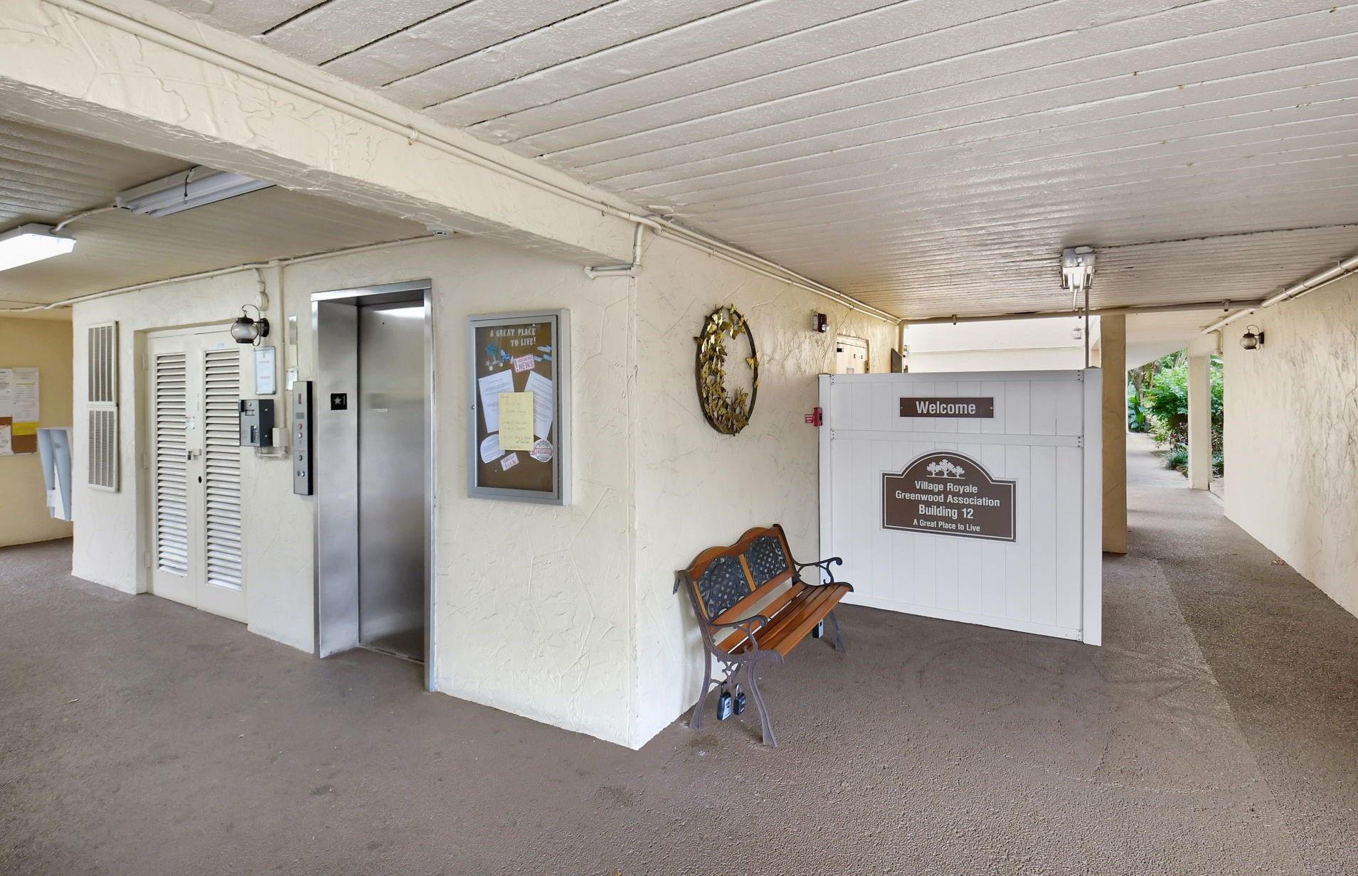 VILLAGE ROYALE GREENWOOD - Residential