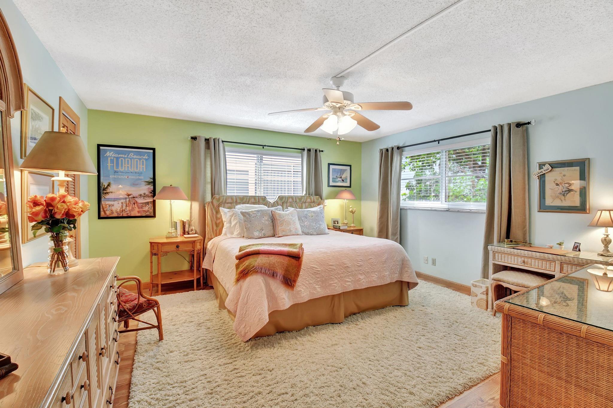 VILLAGE ROYALE GREENWOOD - Residential