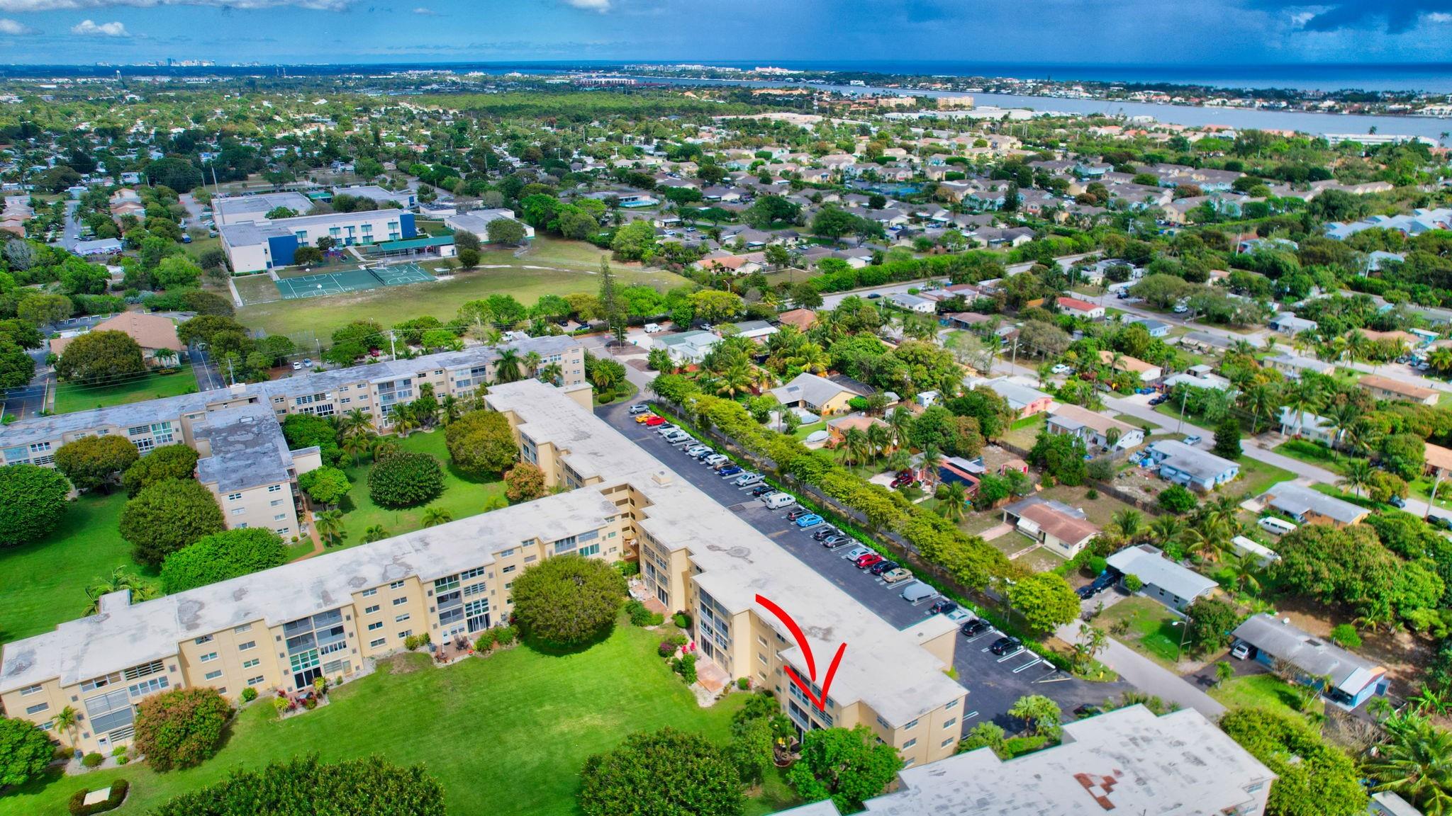 VILLAGE ROYALE GREENWOOD - Residential