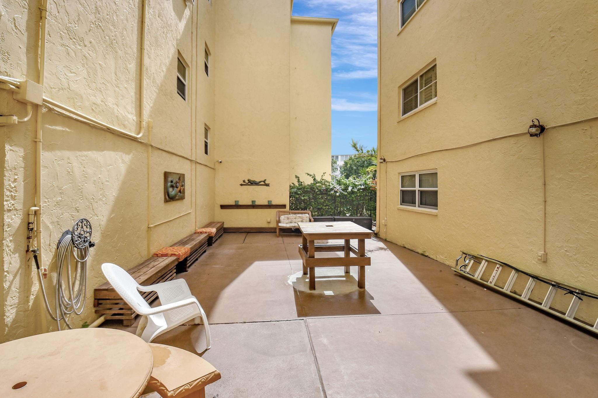 VILLAGE ROYALE GREENWOOD - Residential