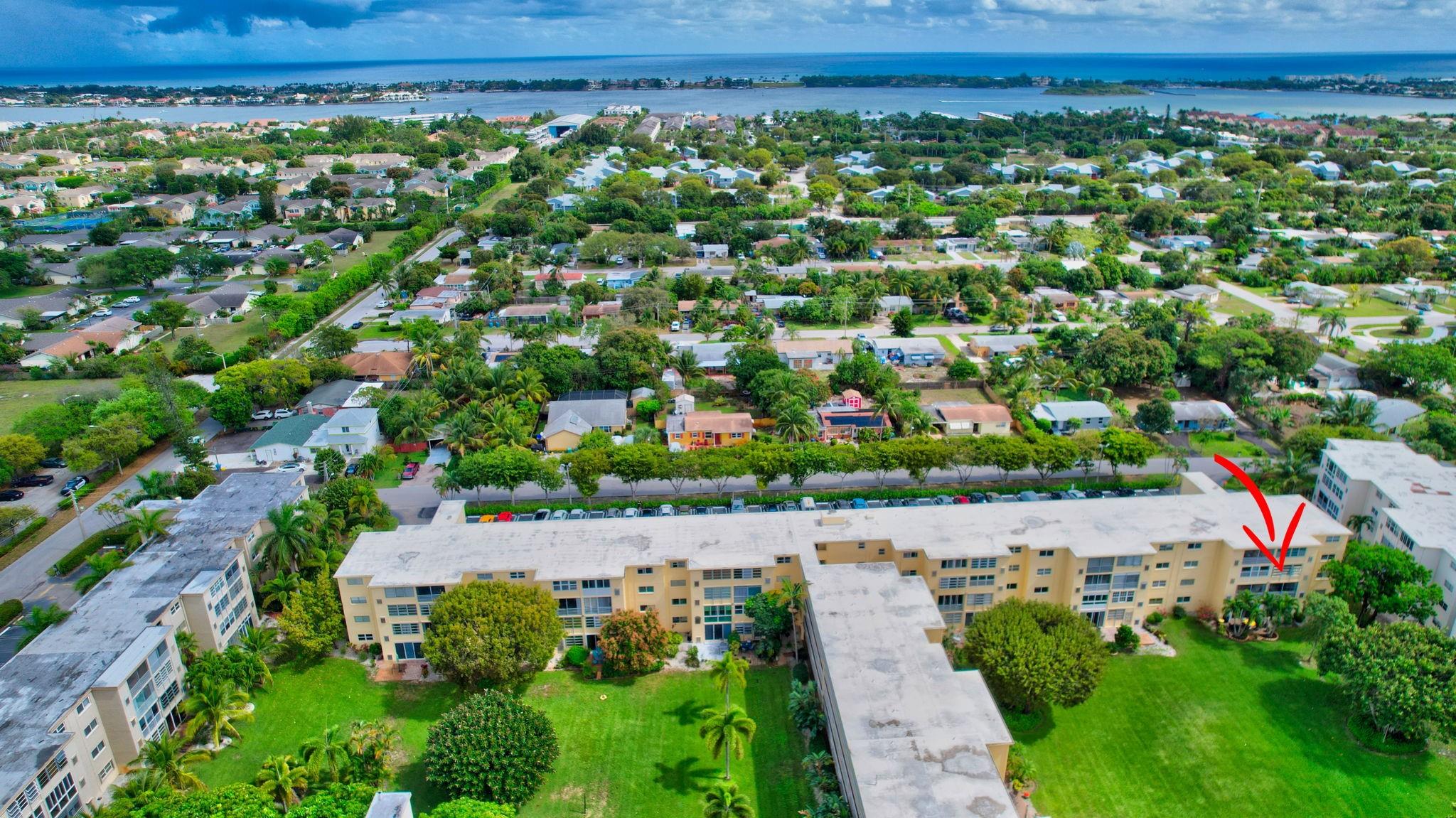 VILLAGE ROYALE GREENWOOD - Residential