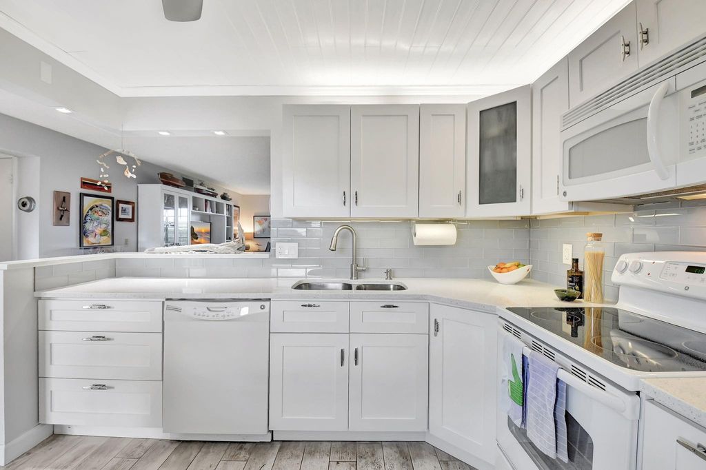 Photo of 2615 NE 3rd Court #301, Boynton Beach, FL 33435 (MLS # F10534254)