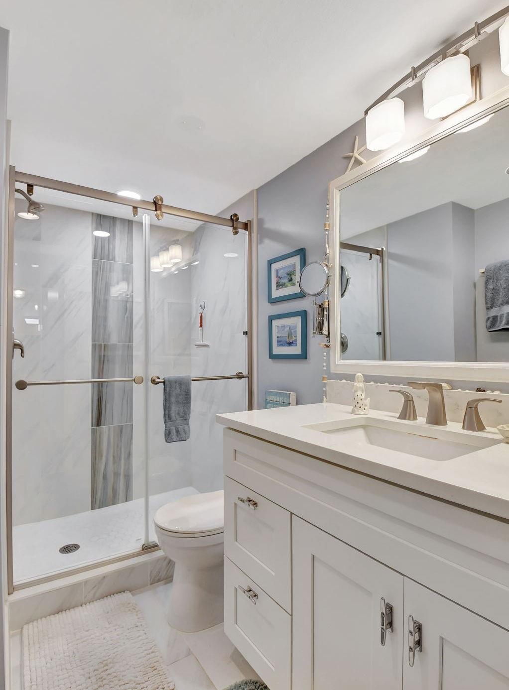 VILLAGE ROYALE GREENWOOD - Residential