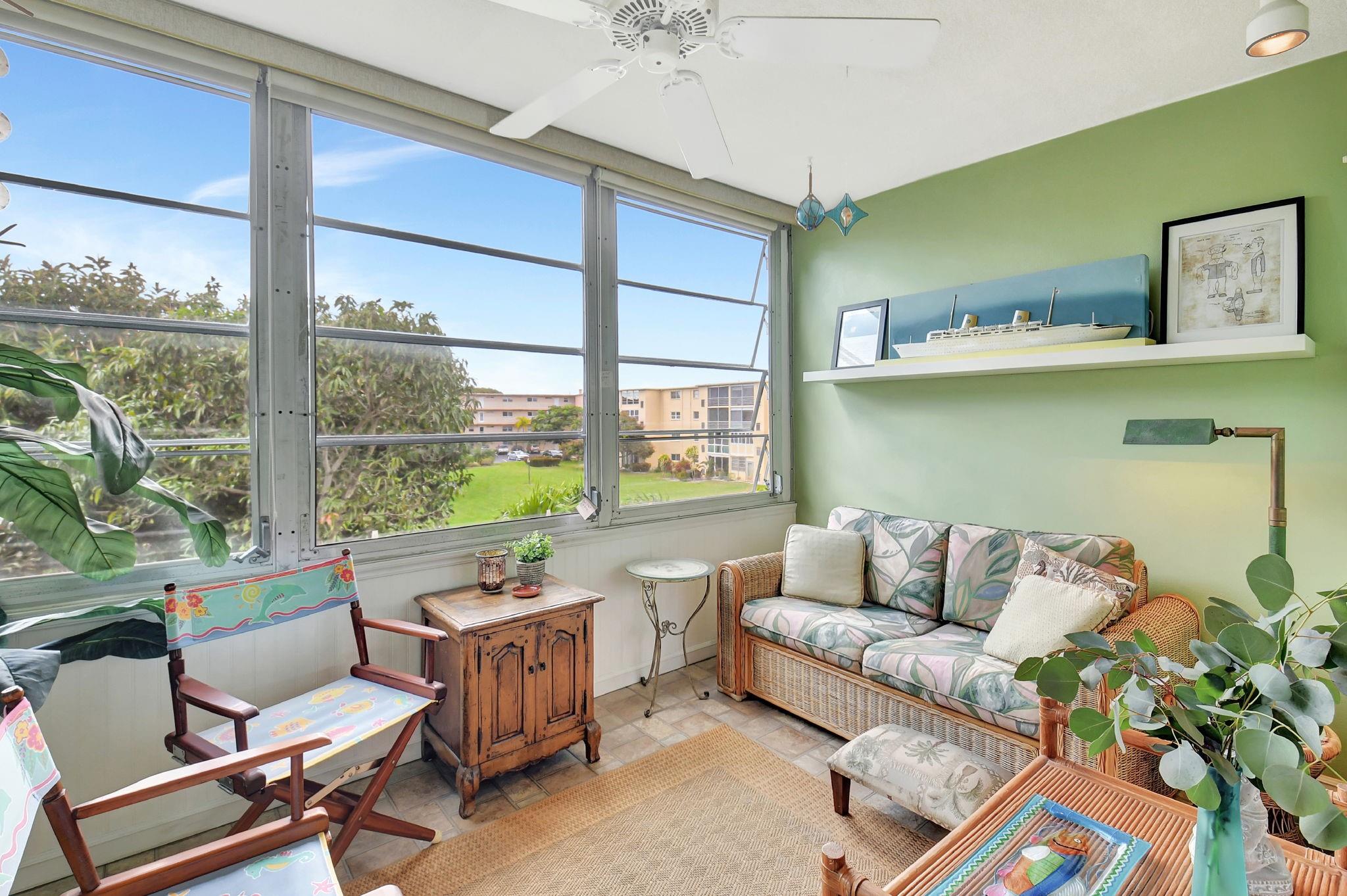 VILLAGE ROYALE GREENWOOD - Residential