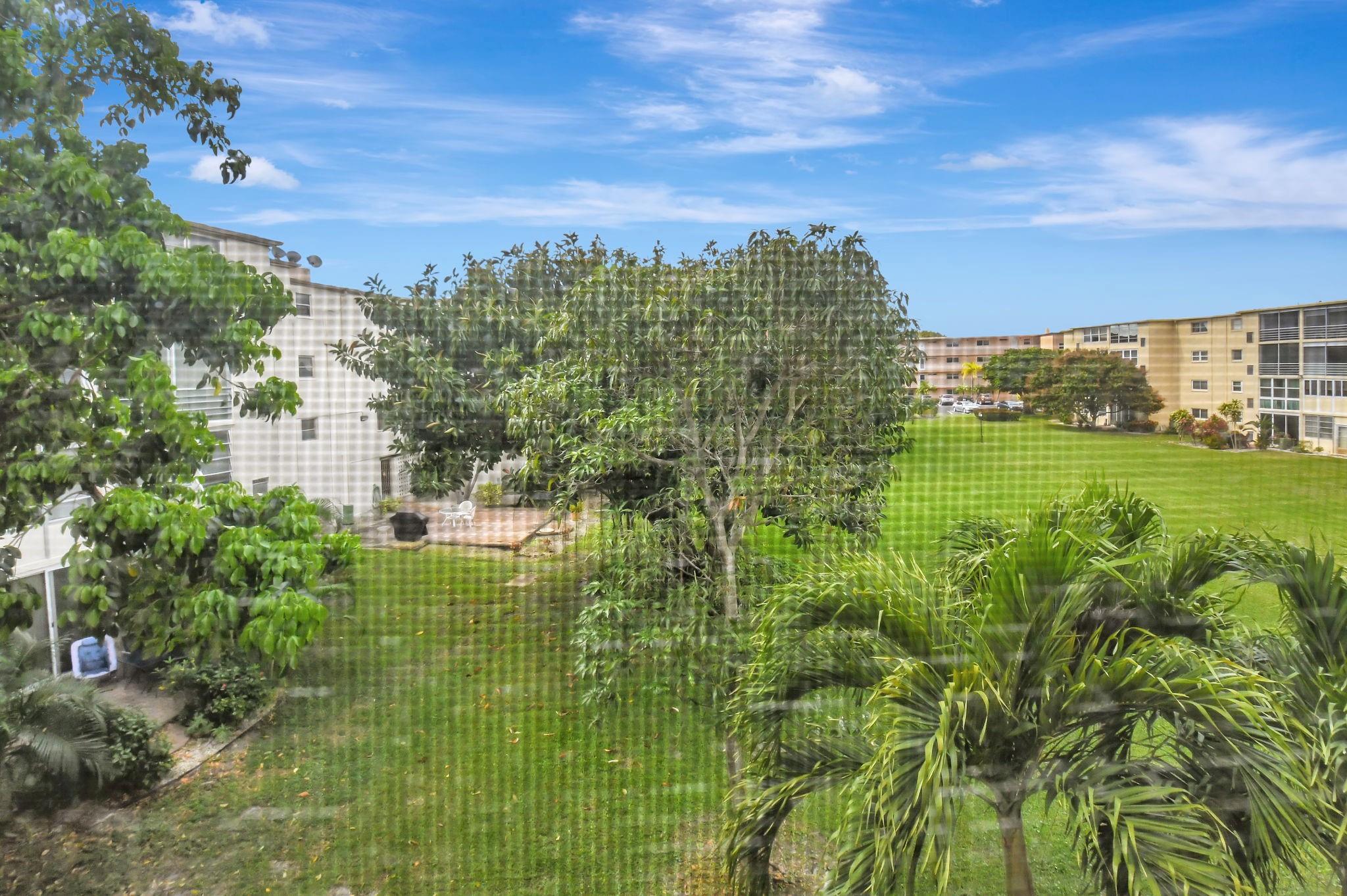 VILLAGE ROYALE GREENWOOD - Residential