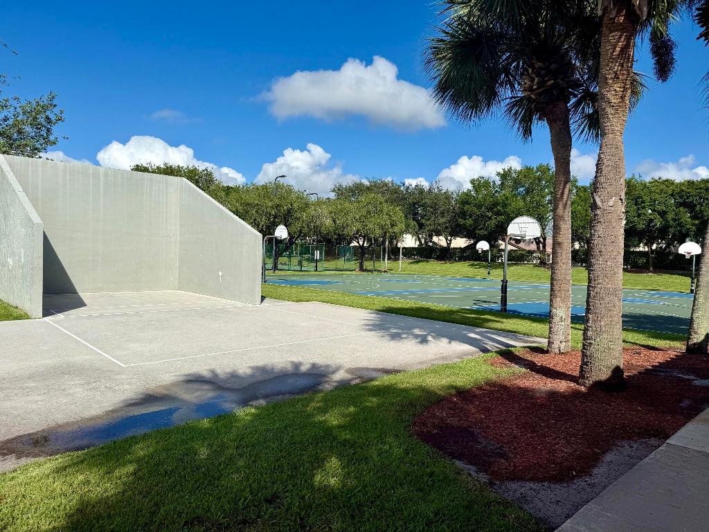 SMITH DAIRY WEST 4 - Residential Lease