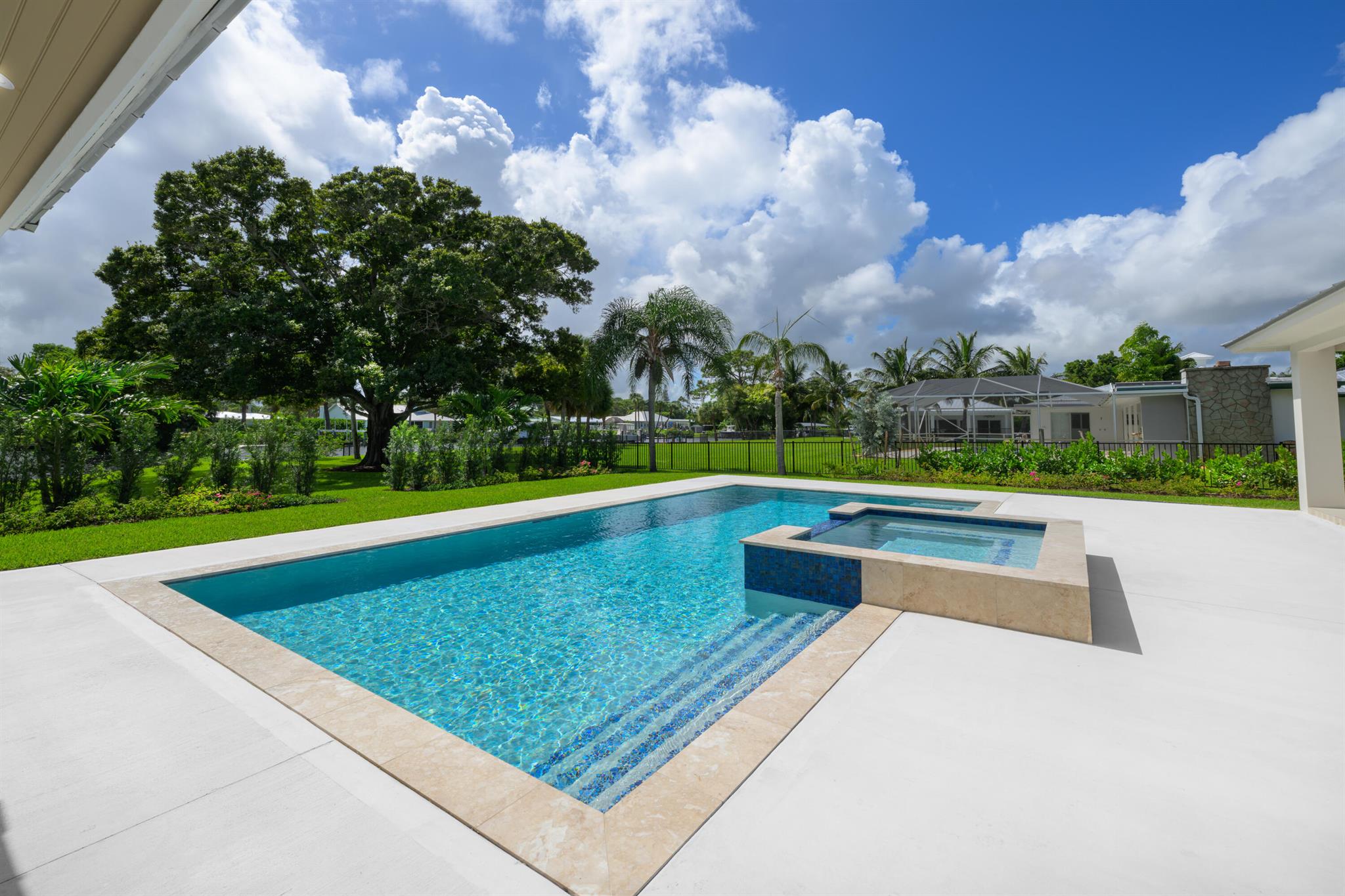 NORTH RIVER SHORES - Residential