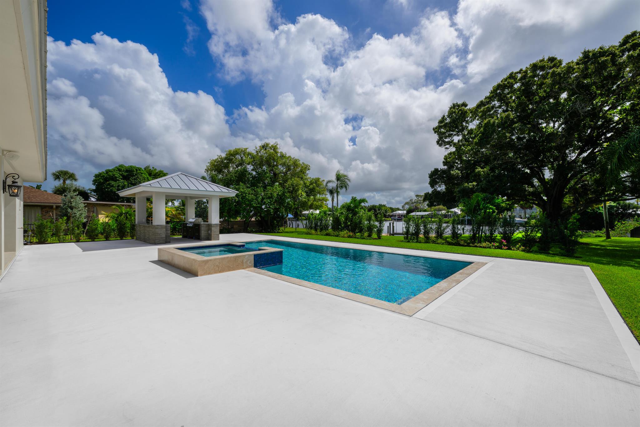 NORTH RIVER SHORES - Residential