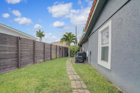 A home in Deerfield Beach