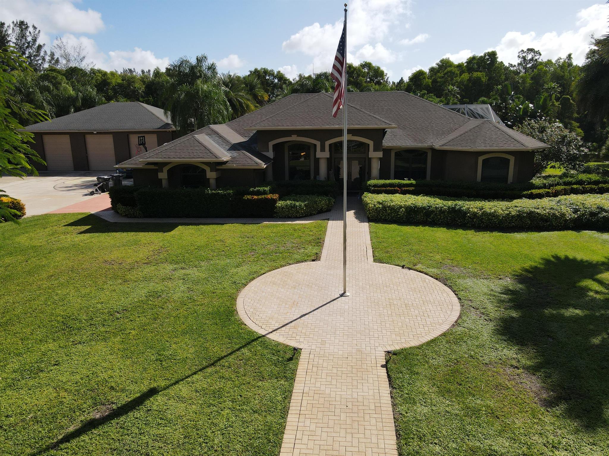 LAS FLORES RANCHOS - Residential