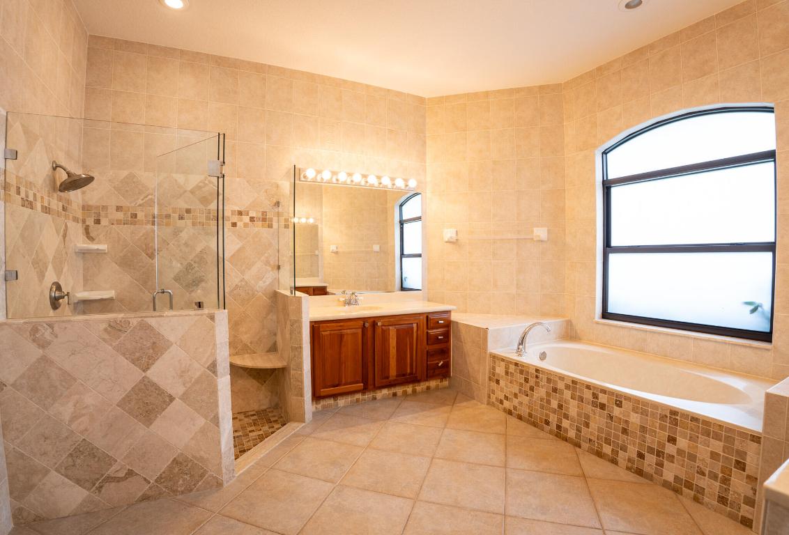 LAS FLORES RANCHOS - Residential