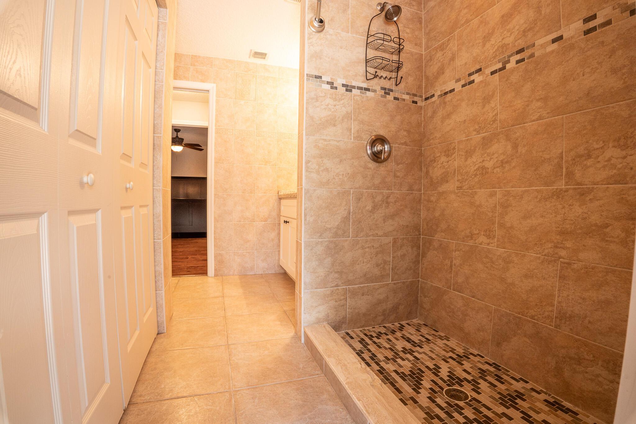 LAS FLORES RANCHOS - Residential