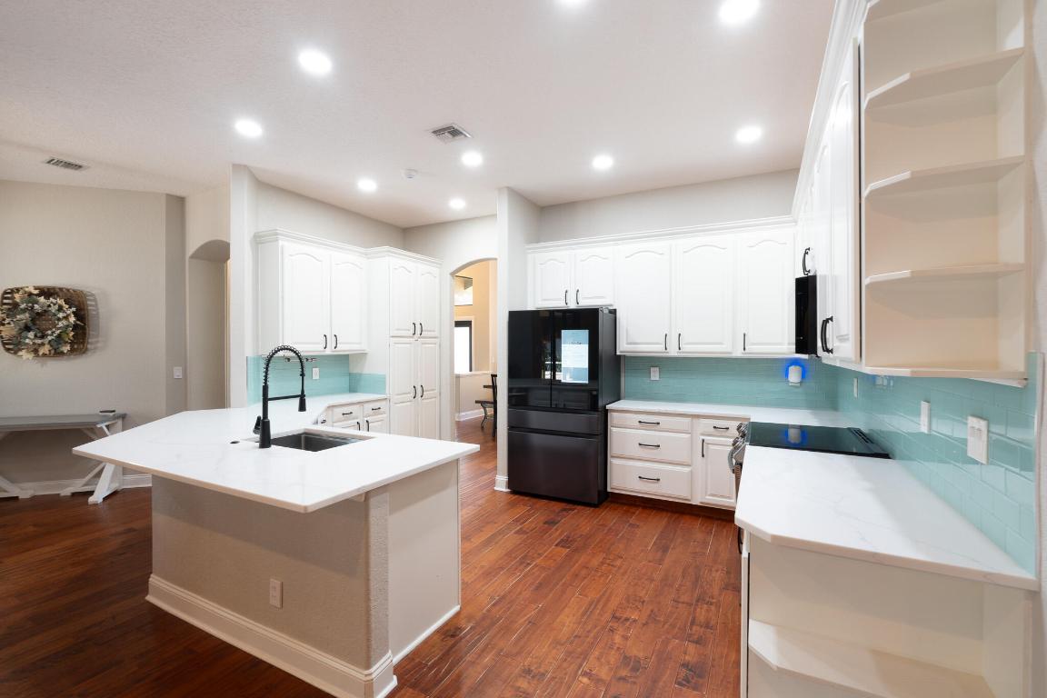 LAS FLORES RANCHOS - Residential