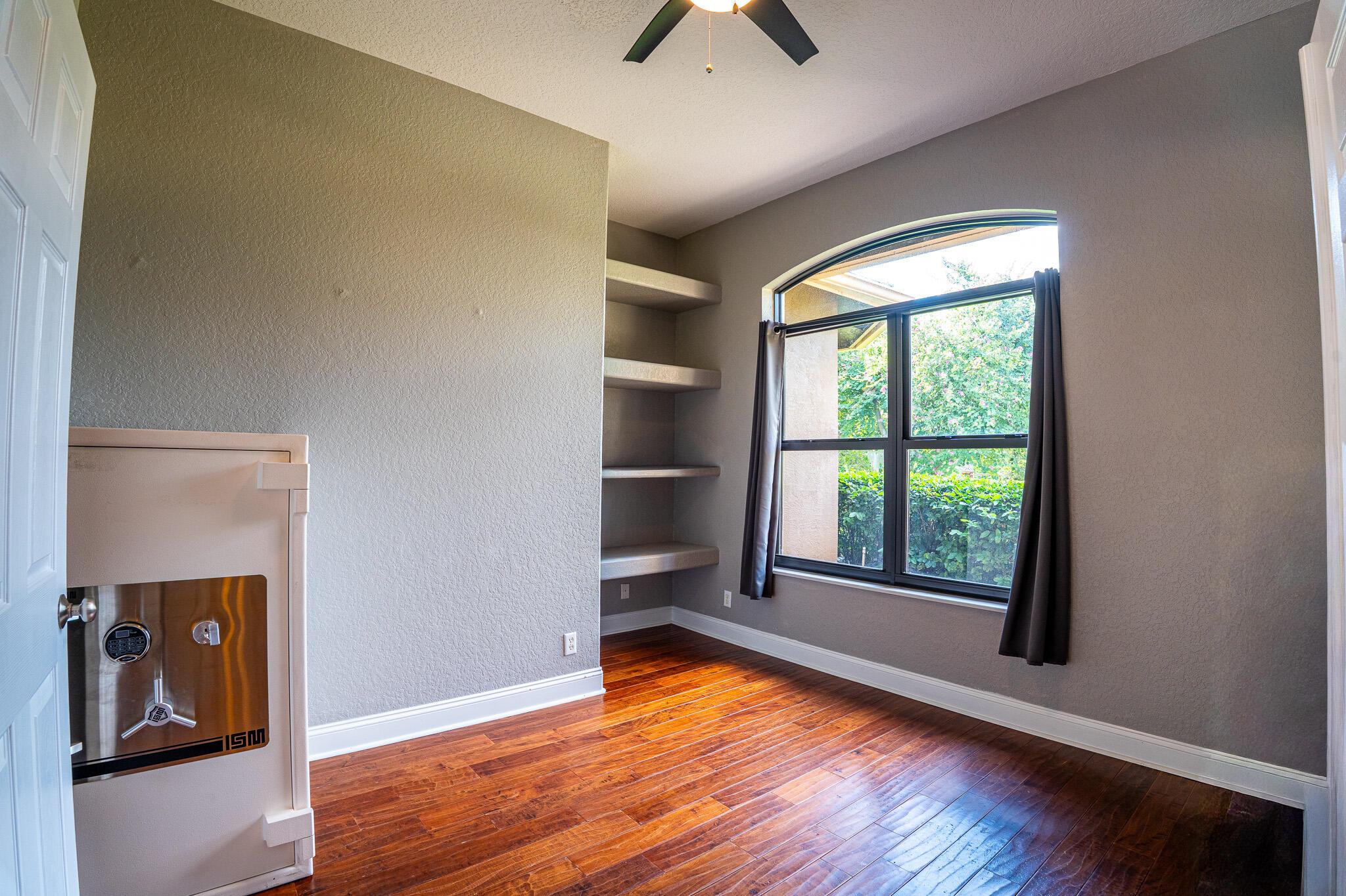 LAS FLORES RANCHOS - Residential